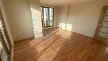 ÇEKMEKÖY TAŞDELEN DE  MERKEZDE 2+1 KİRALIK DAİRE 95 M 
