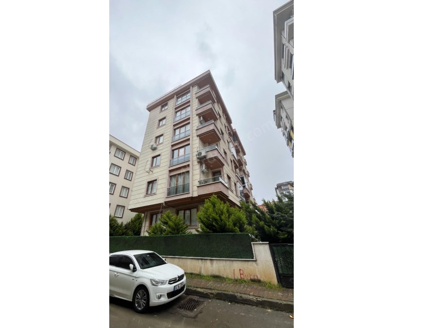 ÇEKMEKÖY  TAŞDELEN MAHALLESİNDE KİRALIK 2+1 110M2 DAİRE