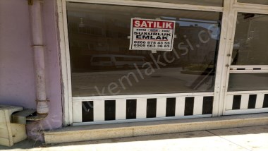 Zaferi milli caddesi Atatürk ilkokulu yanında Satılık köşe dükkan
