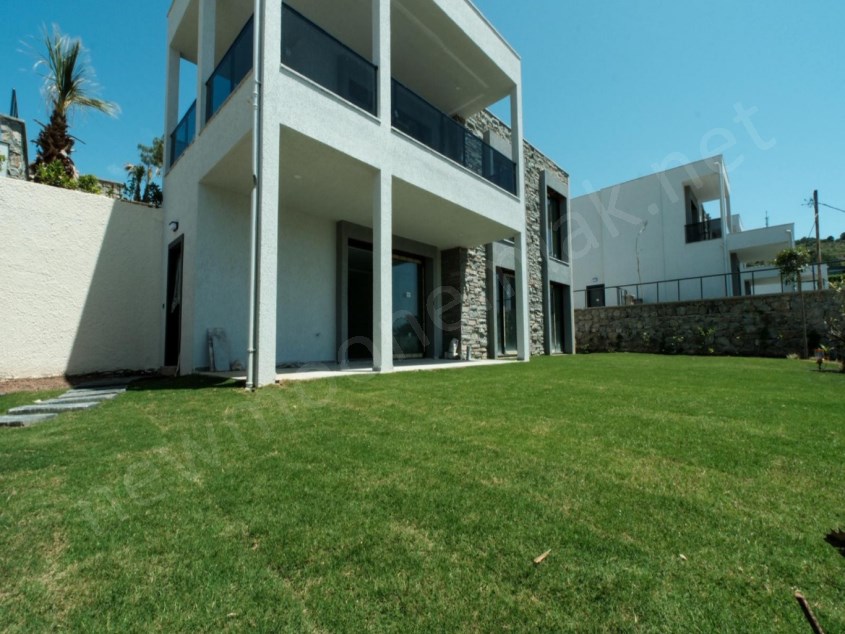 Bodrum Yeniköyde Bahçeli Sıfır  4+1 Daire