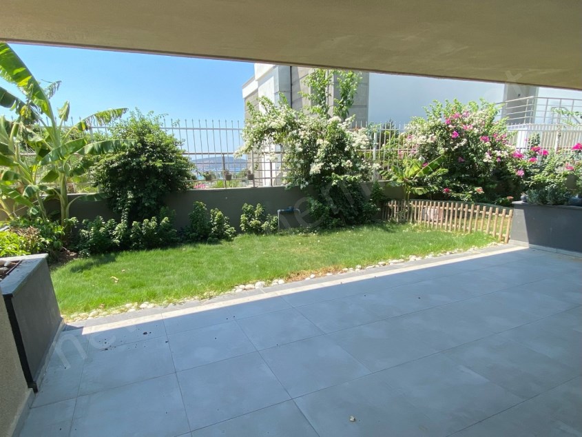 Bodrum Bardakçıda Lüks Siteiçi Bahçe Katı Daire