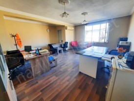 Çarşı içinde iş merkezinde büro, ofis..