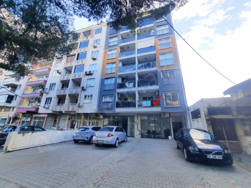 Şirinevler adliye karşısında asansörlü 2.kat, 1+1 daire..