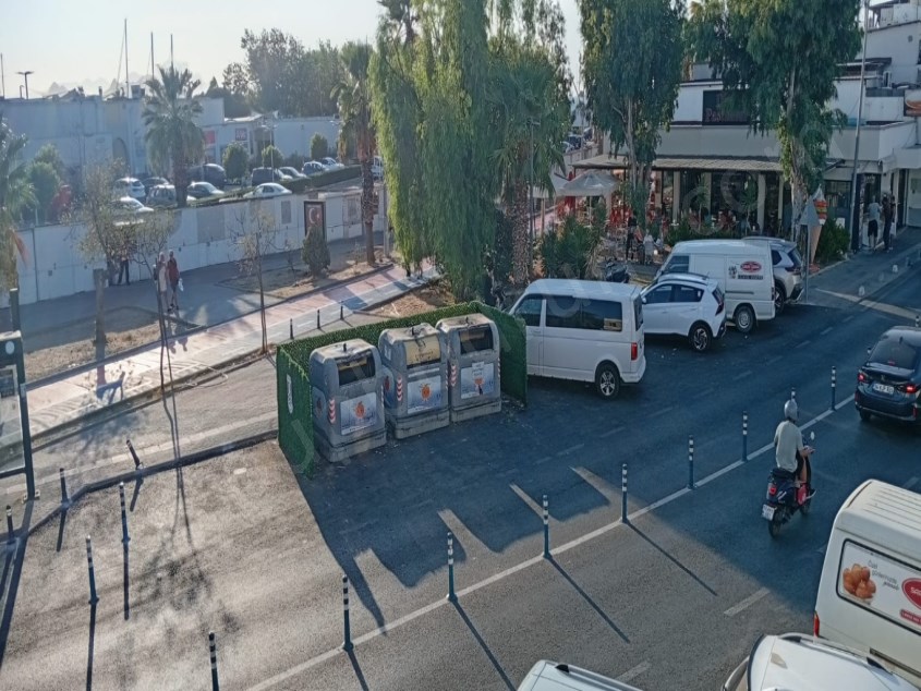 FC Grouptan Turgutreiste DMARİN Karşısında, Eşyasız 1+1 Ofis  Büro