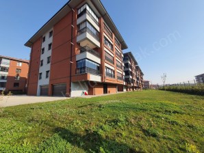 ESKİŞEHİR SÜMER MAHALLESİNDE KİRALIK 4+1   245m2 KİRALIK ARA KAT DAİRE