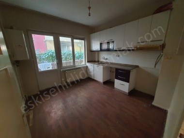 ESKİŞEHİR IŞIKLAR MAHALLESİNDE SATILIK 2+1   100m2 DAİRE