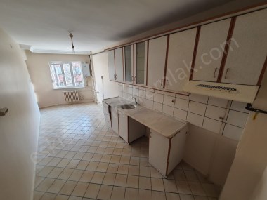 ESKİŞEHİR VİŞNELİK MAHALLESİ KANLI KAVAK PARK YAKINI KİRALIK 3+1   130m2 DAİRE