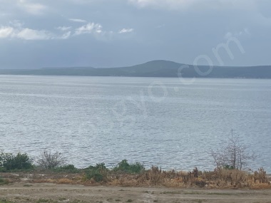 Lapseki Kangırlıda Boğaz Manzaralı, Denize 80m Satılık Arazi