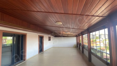 Ayvacık Merkezde Satılık 5+2 Dubleks Daire (250m²)
