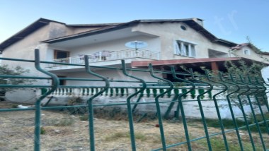 Sarımsaklıda Satılık Villa  Site İçerisinde