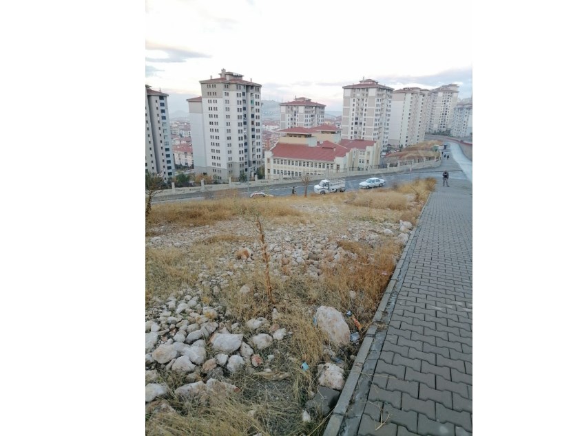 KERNEK TOKİLERİNDE SATILIK ARSA TİCARİ