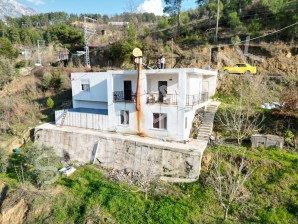 Alanya Sapadere  Satılık Çaya Sıfır Müstakil Ev ve 3586 m² Meyve Bahçesi