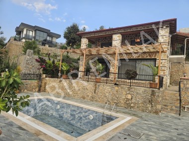 ALANYA SATILIK MÜSTAKİL TAŞ VİLLLA 4+1 EŞYALI HAVUZLU