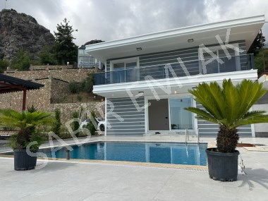 ALANYA SATILIK MÜSTAKİL EV 4+1 HAVUZLU BAHÇELİ 