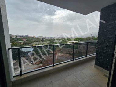 ALANYA OBA’DA DENİZ, DOĞA VE KALE MANZARALI KİRALIK 1+1 DAİRE