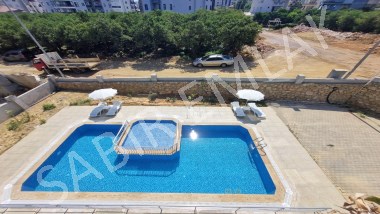 ALANYA OBA SATILIK 1+1 DAİRE EŞYALI HAVUZLU BİNADA