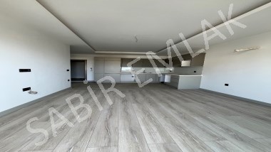 Mahmutlar mah Akdeniz avm yanı kiralık 2+1 ve 1+1 daireler 