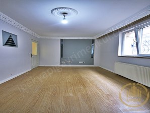 BEYLİKDÜZÜ İPEK İNŞAATTAN ANA CADDE ÜZERİNDE GENİŞ ÇİFT BAHÇE KULLANIMA UYGUN METROBÜSE YÜRÜME 2+1 