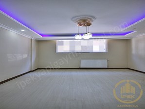 İPEK İNŞAATTAN METROBÜSE YÜRÜME ANA CADDEDE 2,5+1 GİRİŞKAT DAİRE