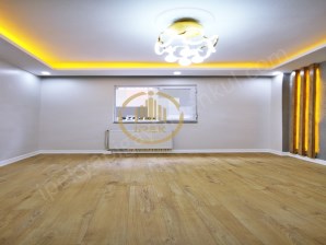 MEYDAN ARDIÇLI VE METRO PROJESİNİN DİBİNDE İSTER OTURUMLUK İSTER YATIRIMLIK  2+1 GENİŞ GİRİŞKAT DAİR