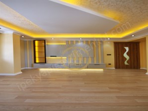 İPEK İNŞAATTAN  METROBÜSE YÜRÜME MASARAFSIZ ,  İSTER OTURUMLUK İSTER YATIRIMLIK 1+1 YÜKSEKGİRİŞ...!