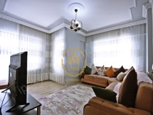 İPEK İNŞAATTAN METROBÜSE 3 DK YÜRÜME MESAFESİNDE BAHÇEKATI FİYATINA  BALKONLU 2+1 ARAKAT DAİRE..!