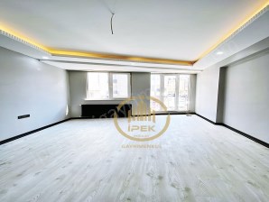 PEK İNŞAATTAN DEVLET HASTANESİNİN DİBİNDE MEYDANA YÜRÜME MESAFESİNDE METRO PROJESİNE YAKIN 2+1 EV