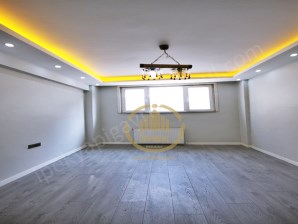 METRO VE ESENYURT MEYDANA YÜRÜME MESAFESİNDE 2+1 GİRİŞKAT DAİRE..!