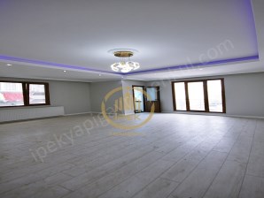 ACİL METROBÜSE YÜRÜME MESAFESİNDE 3+1 BALKONLU ARAKAT DAİRE...!