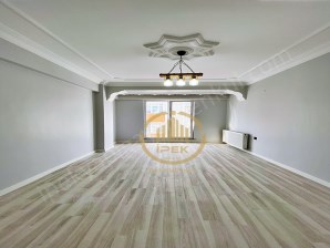  KIRAÇ MEYDANIN DİBNDE İSTER YATIRIMLIK İSTER OTURUMLUK BÖLGENİN EN UGUN 4+2 AYRI GİRİŞLİ DUBLEKS DA