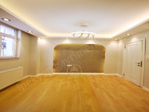 MERKEZİ KONUMDA ANA CADDE ACİL SATILIK KREDİYE UYGUN KELEPİR 2+1 BAHÇEKAT DAİRE..!