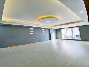 İPEKTEN EMSALLERİN ALTINDA MEYDANA&HASTANEYE YÜRME MESAFESİNDE 2+1 ARAKAT 