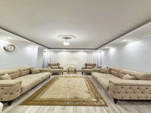 BEYLİKDÜZÜ İPEK İNŞAATTAN ANA CADDE ÜZERİNDE MERKEZİ KONUMDA YENİ BİNADA EMSALSİZ 3+1 ARAKAT DAİRE.