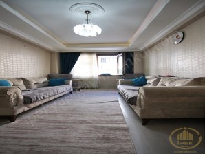 CADDE Sevenler için Beylikdüzü İPEKten 3+1 geniş kullanışlı ev...!!!