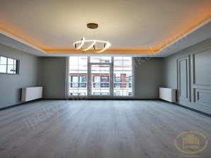 Beylikdüzü METROBÜS Yürüme, ANA CADDE üzeri ACİL 2+1 Uygun Daire...!!!