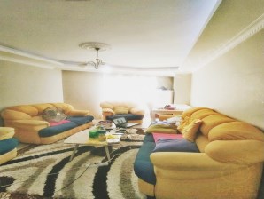 BEYLİKDÜZÜ İPEKTEN METROBÜSE YÜRÜME MESAFESİNDE ARAKAT DAİRE..!