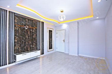 BEYLİKDÜZÜ ANACADDE; GERÇEK KONUM VE İLAN BU FİYATA YOK ACİL 2+1