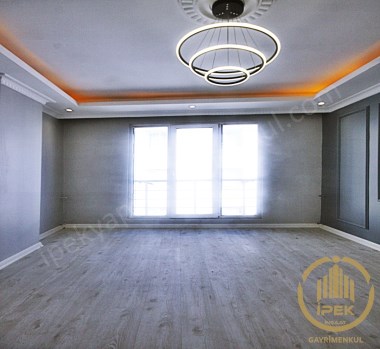 BEYLİKDÜZÜ İPEKTEN METRO VE MEYDANA YÜRÜME; FULL KREDİ ACİL 2+1!