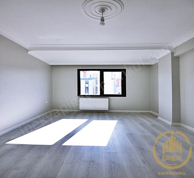 BEYLİKDÜZÜ İPEKTEN; METROBÜSE YÜRÜME MESAFESİNDE KREDİYE UYGUN  2+1 ŞIK DAİRE