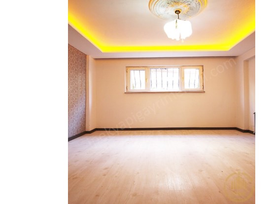 ANA CADDE üzeri 2+1 XL GENİŞLİK VE FERAH daire Beylikdüzü İPEKTE