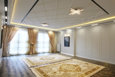 Beylikdüzü ipek inşaattan Ana Cadde üzerinde, site içerisinde geniş 3+1 arakat daire..!