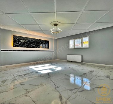 BEYLİKDÜZÜ İpekten; acil satılık , KELEPİR 2+1 bahçe kat !!!