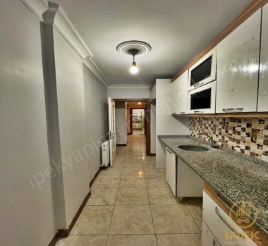 BEYLİKDÜZÜ İpekten ; Bahçe katı fiyatına 2+1 ARAKAT ! 