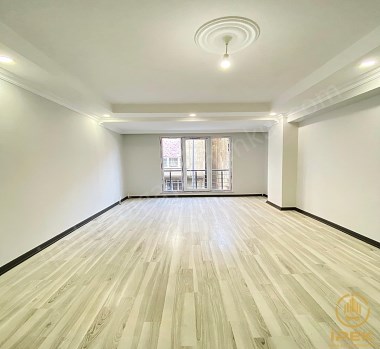 BEYLİKDÜZÜ İPEKTEN 0,99 FAİZLE FULL KREDİLİ METROBÜSE YAKIN 3+1