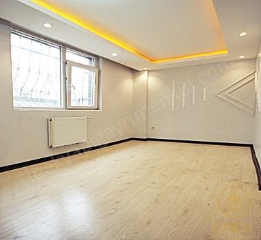 BEYLİKDÜZÜ İPEKTEN MERKEZİ KONUMDA & KREDİYE UYGUN 2+1DAİRE