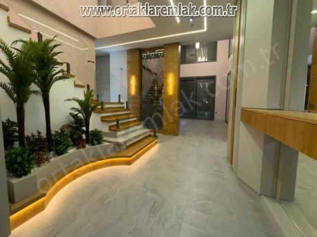 **GÖVEÇLİKTE_ULTRA_LÜKS_SATILIK_HVUZLU_VİLLA**