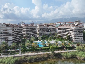 Tosmurda Denize Yakın 2+1 Satılık Daire   River Side Sitesi