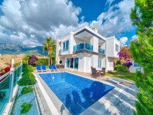 Satılık Lüks Müstakil Villa  Alanya Kargıcak  4+1  520 m²  Deniz ve Şehir Manzaralı