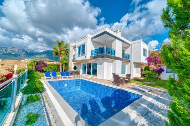 Satılık Lüks Müstakil Villa  Alanya Kargıcak  4+1  520 m²  Deniz ve Şehir Manzaralı