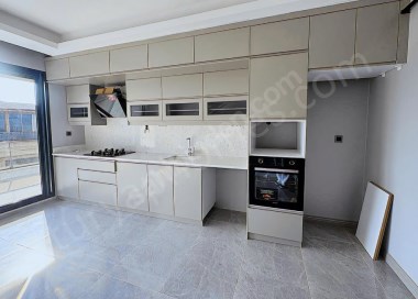 YALOVA MERKEZ GAZİ PAŞA CADDESİNDE SATILIK LÜKS 3+1